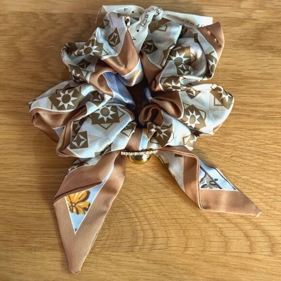 ANTHROPOLOGIE Charmed Hair Scarf Scrunchie, Blue/Yellow/Tan Floral Print - Picture 1 of 9